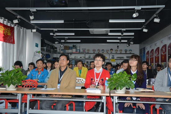 中明科技全體員工共同參加2014年總結(jié)大會暨2015年戰(zhàn)略布局大會